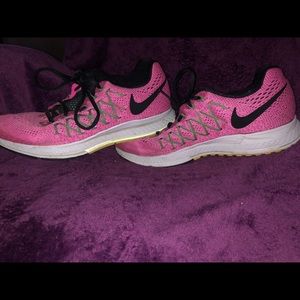 Women’s zoom Pegasus shoes!